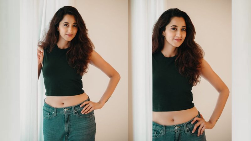 Actress Radhika Narayan (1)