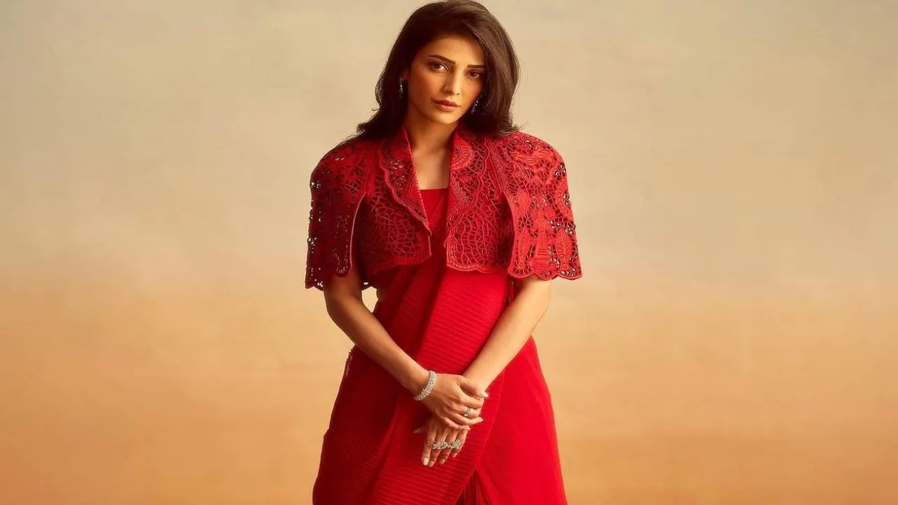 Star Saree Fashion 2026: ಶ್ರುತಿ ಹಾಸನ್‌ ರೆಡ್‌ ರೆಡಿಮೇಡ್‌ ಸೀರೆಯ ಗಮ್ಮತ್ತು - Image 2