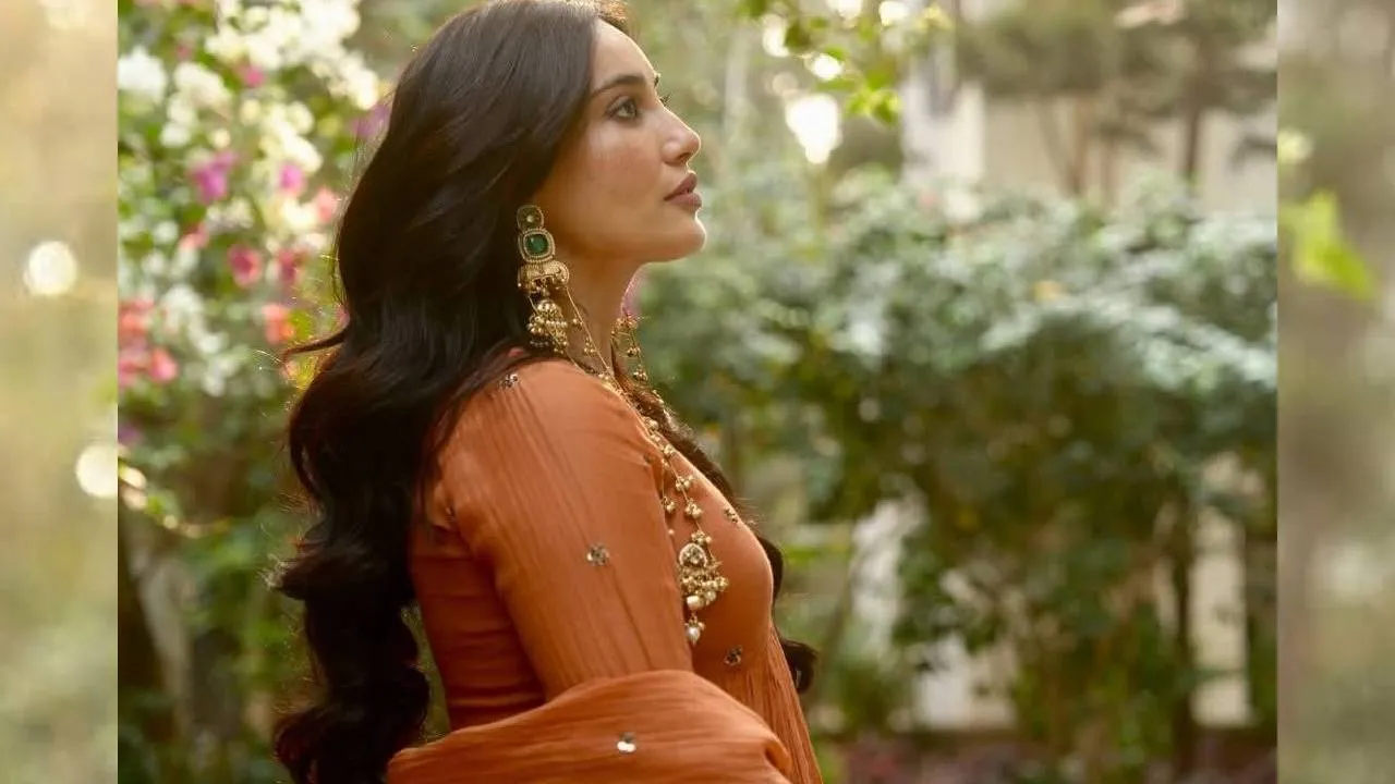 Star Jewel Fashion 2026: ನಟಿ ಸುರಭಿ ಧರಿಸಿದ ವಿಭಿನ್ನ ಟ್ರೆಡಿಷನಲ್‌ ಆಭರಣಗಳಿವು! - Image 2