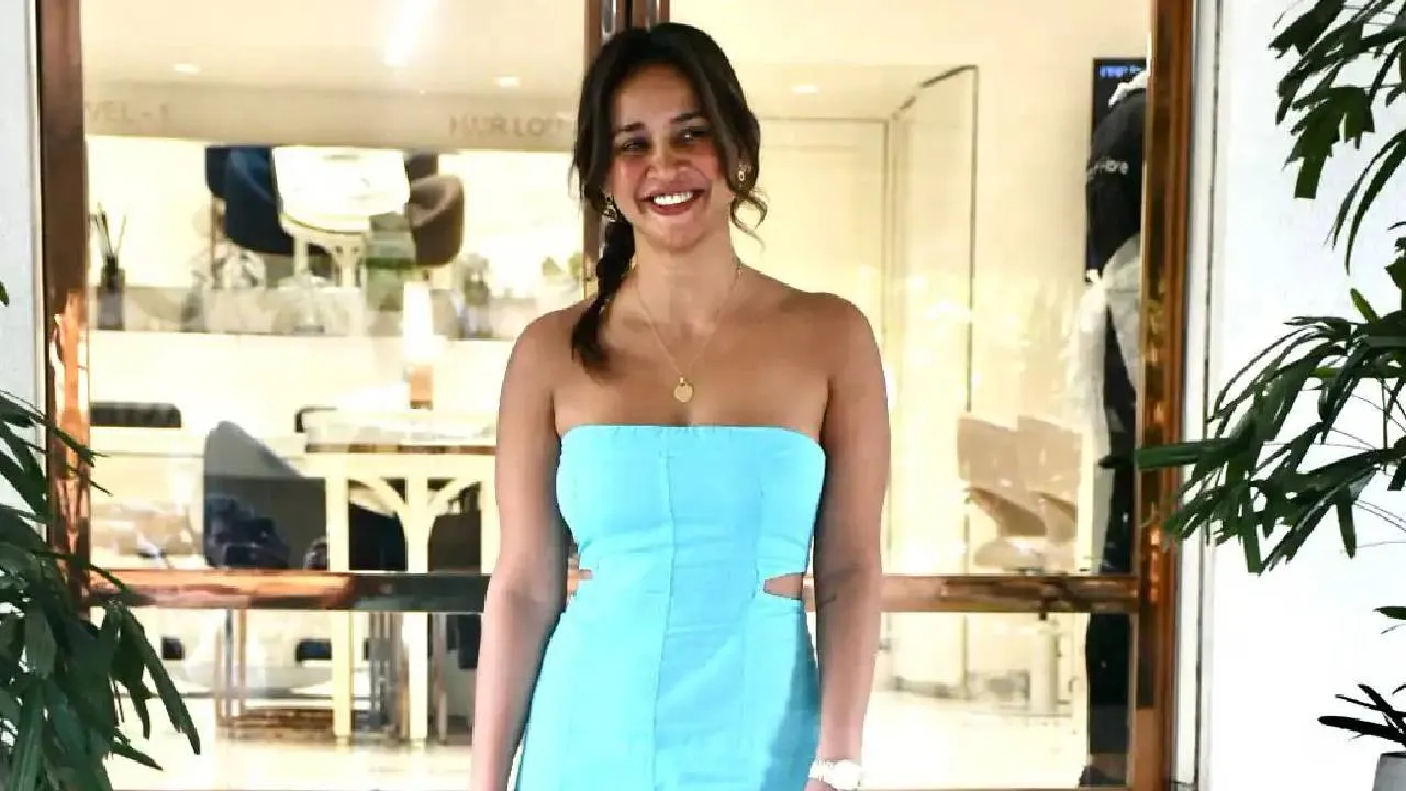 Aisha Sharma:  ನಟಿ ಐಶಾ ಶರ್ಮಾ ಸೆಕ್ಸಿ ಲುಕ್‌ಗೆ ನೆಟ್ಟಿಗರು ಫಿದಾ; ಇಲ್ಲಿದೆ ನೋಡಿ ಫೋಟೋಸ್‌ - Image 1