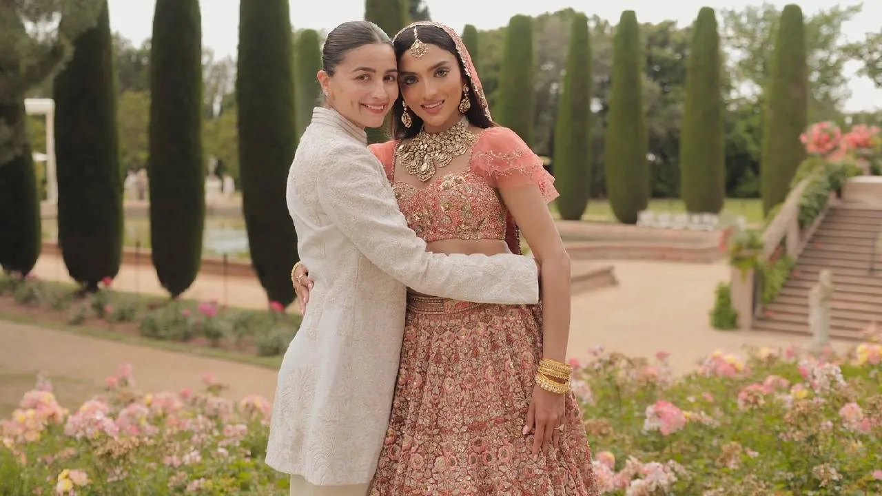 Alia Bhatt: ಅಬ್ಬಾ....ಆಲಿಯಾ ಭಟ್‌ನ ಈ ಲುಕ್‌ಗೆ ಮನಸೋಲದವರುಂಟೇ?ಫೋಟೋಗಳು ಇಲ್ಲಿವೆ ನೋಡಿ - Image 3