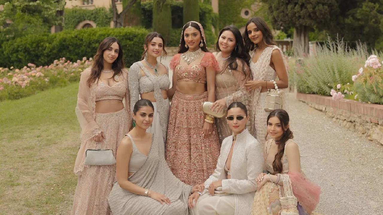 Alia Bhatt: ಅಬ್ಬಾ....ಆಲಿಯಾ ಭಟ್‌ನ ಈ ಲುಕ್‌ಗೆ ಮನಸೋಲದವರುಂಟೇ?ಫೋಟೋಗಳು ಇಲ್ಲಿವೆ ನೋಡಿ - Image 4