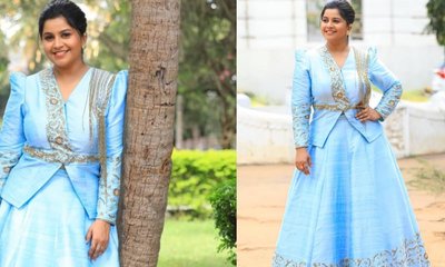 ಇಂಡೋ-ವೆಸ್ಟರ್ನ್‌ ಡಿಸೈನರ್‌ ಸ್ಕರ್ಟ್ ನಲ್ಲಿ ಮಿಂಚಿದ ಅನುಶ್ರಿ!