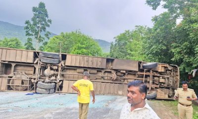 ಅಂಕೋಲಾ ಬಳಿ ಸೀಬರ್ಡ್ ಬಸ್ ಪಲ್ಟಿಯಾಗಿ ಓರ್ವ ಸಾವು
