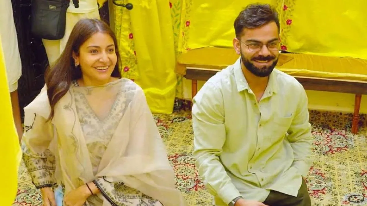 Anushka Sharma-Virat Kohli: ನಿವೃತ್ತಿ ಘೋಷಣೆ ಬೆನ್ನಲ್ಲೇ ಪ್ರೇಮಾನಂದ ಗುರೂಜಿ ಭೇಟಿ ಮಾಡಿದ ವಿರುಷ್ಕಾ ದಂಪತಿ - Image 4