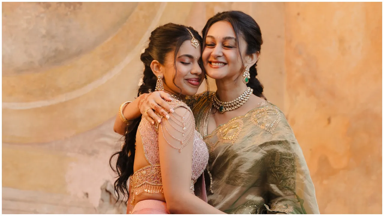 Photos: ವಿದೇಶದಲ್ಲಿ ಅದ್ಧೂರಿಯಾಗಿ ನಡೆಯಿತು ನಟ ಅರ್ಜುನ್‌ ಸರ್ಜಾ 2ನೇ ಮಗಳು ಅಂಜನಾ ಮದುವೆ; ವರನ್ಯಾರು ಗೊತ್ತೇ? - Image 4