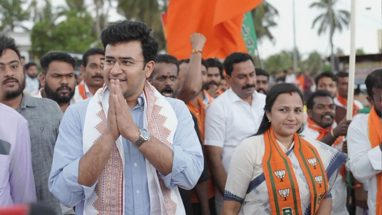 Kerala Assembly Polls 2026: ಗಡಿನಾಡು ಕಾಸರಗೋಡಿನಲ್ಲಿ ಬಿಜೆಪಿ ಸ್ಟಾರ್‌ ಪ್ರಚಾರಕ ತೇಜಸ್ವಿ ಸೂರ್ಯ ಅಬ್ಬರ; ಕನ್ನಡತಿ, ಎನ್‌ಡಿಎ ಅಭ್ಯರ್ಥಿ ಅಶ್ವಿನಿ ಪರ ಮತ ಯಾಚನೆ - Image 4