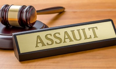 ವಕೀಲನ ಮೇಲೆ ಹಲ್ಲೆ; ಪೊಲೀಸ್‌  ಕಾನ್ಸ್‌ಟೇಬಲ್ ವಶಕ್ಕೆ