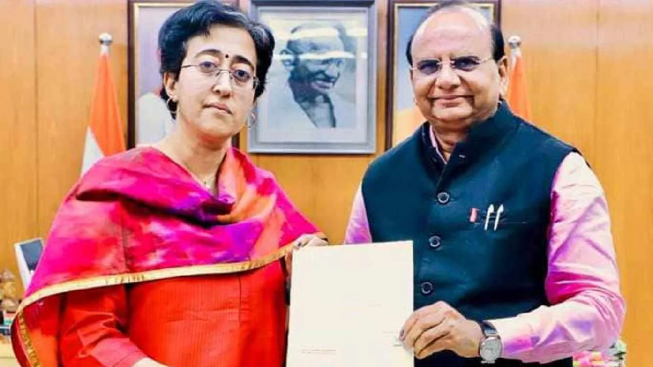 Atishi Marlena: ದೆಹಲಿ ಚುನಾವಣೆಯಲ್ಲಿ ಮುಗ್ಗರಿಸಿದ ಆಪ್: ಮುಖ್ಯಮಂತ್ರಿ ಸ್ಥಾನಕ್ಕೆ ಅತಿಶಿ ರಾಜೀನಾಮೆ!
