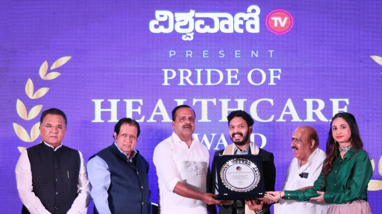 ರಾಜ್ಯದ ಸಾಧಕ ವೈದ್ಯರಿಗೆ ವಿಶ್ವವಾಣಿ ಟಿವಿಯ ‘ಪ್ರೈಡ್ ಆಫ್ ಹೆಲ್ತ್‌ಕೇರ್ʼ ಅವಾರ್ಡ್; Photo Gallery ಇಲ್ಲಿದೆ - Image 17