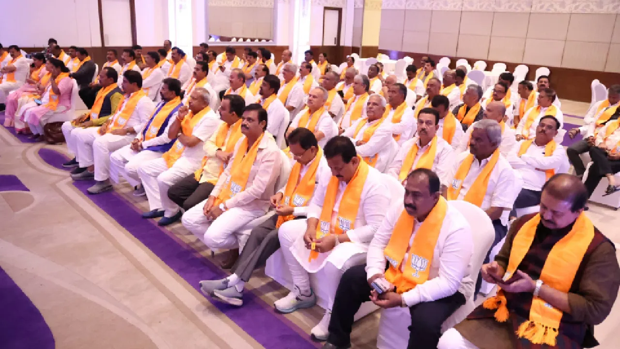 ಪಕ್ಷಕ್ಕೆ ದ್ರೋಹ ಬಗೆದವರನ್ನು ಪತ್ತೆ ಮಾಡಲು ಮಂಜುನಾಥನ ಮೊರೆ; ಧರ್ಮಸ್ಥಳದಲ್ಲಿ ಶಾಸಕರಿಂದ ಆಣೆ- ಪ್ರಮಾಣ ಮಾಡಿಸುತ್ತಾ ಬಿಜೆಪಿ?