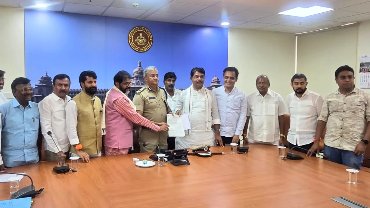 ಹೈಕೋರ್ಟ್‌ ಆದೇಶ ಉಲ್ಲಂಘಿಸಿ ಮುಖ್ಯ ಚುನಾವಣಾಧಿಕಾರಿ ಕಚೇರಿ ಆವರಣದಲ್ಲಿ ಕಾಂಗ್ರೆಸ್‌ ಪ್ರತಿಭಟನೆ; ಸಿಎಂ, ಸಚಿವರ ವಿರುದ್ಧ ಕ್ರಮಕ್ಕೆ ಬಿಜೆಪಿ ಆಗ್ರಹ