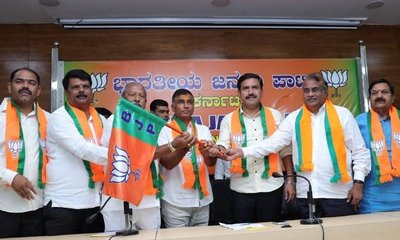 ಸಚಿವ ಸತೀಶ್ ಜಾರಕಿಹೊಳಿ ಆಪ್ತ ಸದಾಶಿವ ದೇಶಿಂಗೆ ಬಿಜೆಪಿಗೆ ಸೇರ್ಪಡೆ