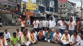 ಕಾಂಗ್ರೆಸ್ ಕಚೇರಿಗೆ ಮುತ್ತಿಗೆ ಯತ್ನ: ಬಿಜೆಪಿ ಶಾಸಕರು, ಮುಖಂಡರು ವಶಕ್ಕೆ