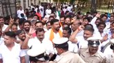 ಟಿ.ನರಸೀಪುರ ಠಾಣೆ ಮುಂದೆ BJP ಪ್ರತಿಭಟನೆ; ಇನ್ಸ್‌ಪೆಕ್ಟರ್‌ ಕ್ಷಮೆಗೆ ಪಟ್ಟು
