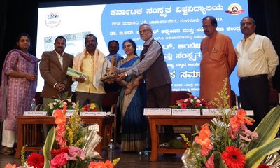 ರಾಷ್ಟ್ರಭಾಷೆಯಾಗಿ ಹಿಂದಿಗಿಂತ ಸಂಸ್ಕೃತವೇ ಸೂಕ್ತ