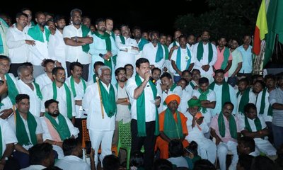 ಸರ್ಕಾರಕ್ಕೆ ಮನುಷ್ಯತ್ವ ಇದ್ದರೆ ರೈತರ ಸಂಕಷ್ಟ ಪರಿಹರಿಸಲಿ