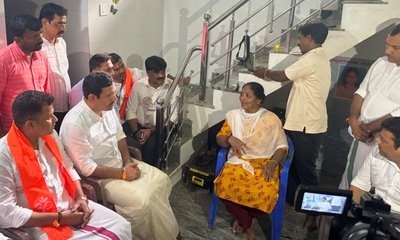ಧರ್ಮಸ್ಥಳ ಸಮಾವೇಶದ ಬಳಿಕ ಸೌಜನ್ಯಾ ನಿವಾಸಕ್ಕೆ ವಿಜಯೇಂದ್ರ ಭೇಟಿ