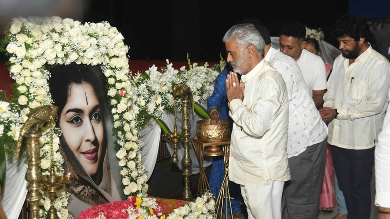 B Sarojadevi  (2)