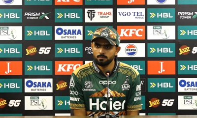 ಕೊಹ್ಲಿ ಜೊತೆ ಹೋಲಿಕೆ ಮಾಡಿದ ವರದಿಗಾರನ ವಿರುದ್ಧ ಆಝಮ್‌ ಕಿಡಿ!