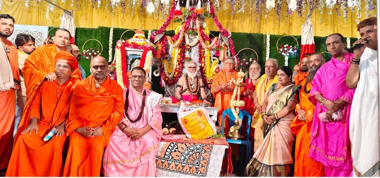Bale Honnuru shri: ಸಮಾಜದಲ್ಲಿ ಶ್ರಮಜೀವಿಗಳಿಗೆ ಎಂದಿಗೂ ಉನ್ನತಿ ಲಭ್ಯ : ಬಾಳೆ ಹೊನ್ನೂರು ಶ್ರೀಗಳು