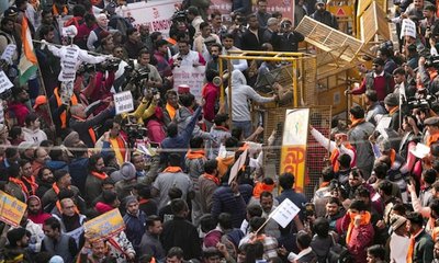 ಹಿಂದೂ ವ್ಯಕ್ತಿಯ ಹತ್ಯೆ;  ರಾಯಭಾರಿ ಕಚೇರಿಯೆದರು ಭಾರೀ ಪ್ರತಿಭಟನೆ