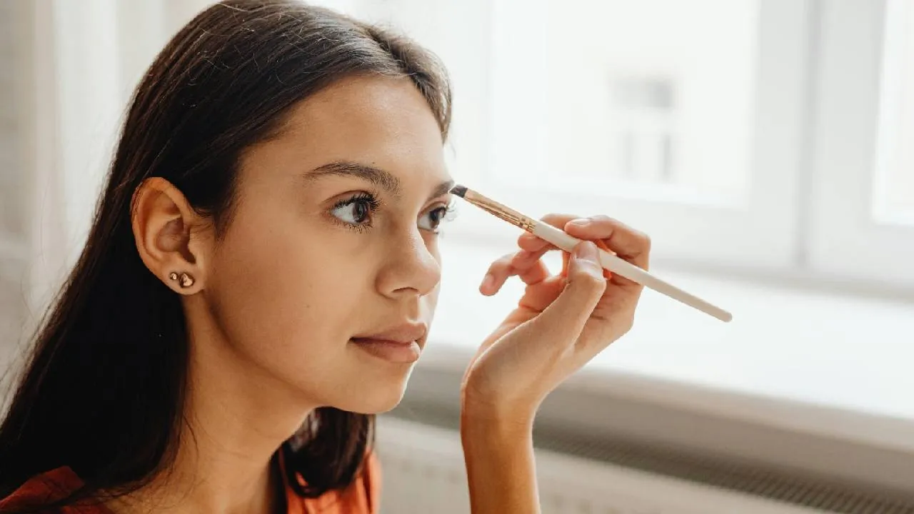 Beauty Trend 2025: ಹುಬ್ಬಿನ ಇನ್‌ಸ್ಟಂಟ್ ಸೌಂದರ್ಯ ಹೆಚ್ಚಿಸಲು ಬಂತು ಐಬ್ರೋ ಟ್ಯಾಟೂ ಪೆನ್! - Image 1