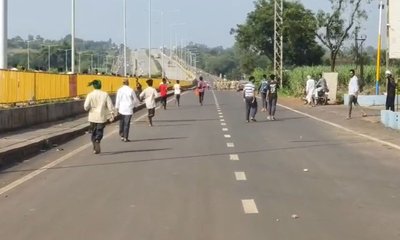 3 ಕಿ.ಮೀ.ವರೆಗೆ ಪೊಲೀಸರನ್ನು ಬೆನ್ನಟ್ಟಿ ಕಲ್ಲು ತೂರಾಟ ನಡೆಸಿದ ರೈತರು