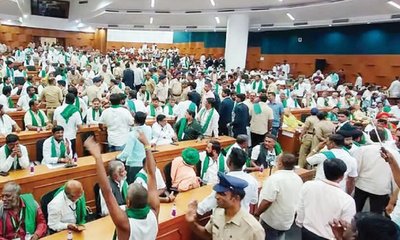 ಸಿಎಂ ಸಭೆ, ರೈತರ ದಂಗಲ್