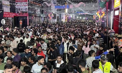 ನಗರದಾದ್ಯಂತ ಸಂಭ್ರಮಾಚರಣೆ, ಕೆಲ ಯುವಕರ ಪುಂಡಾಟ, ಅನುಚಿತ ವರ್ತನೆ