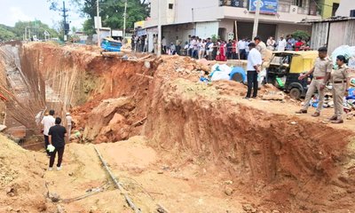ಬೆಂಗಳೂರಿನಲ್ಲಿ ಅಂಡರ್‌ ಪಾಸ್‌ ಕಾಮಗಾರಿ ವೇಳೆ ಮಣ್ಣು ಕುಸಿದು ಇಬ್ಬರ ಸಾವು