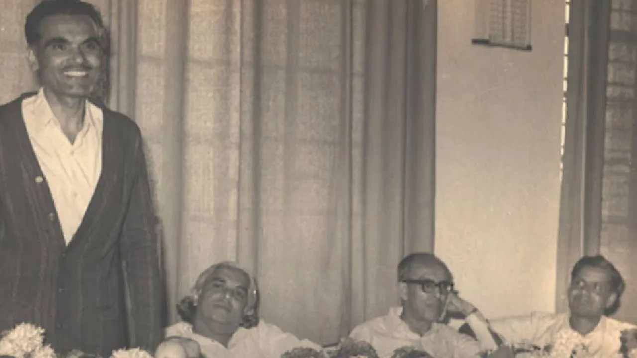 SL Bhyrappa:  ನೀವೆಂದೂ ನೋಡಿರದ ಭೈರಪ್ಪ ಅವರ  ಬದುಕಿನ ಅಪರೂಪದ ಫೋಟೋಗಳು ಇಲ್ಲಿವೆ - Image 4