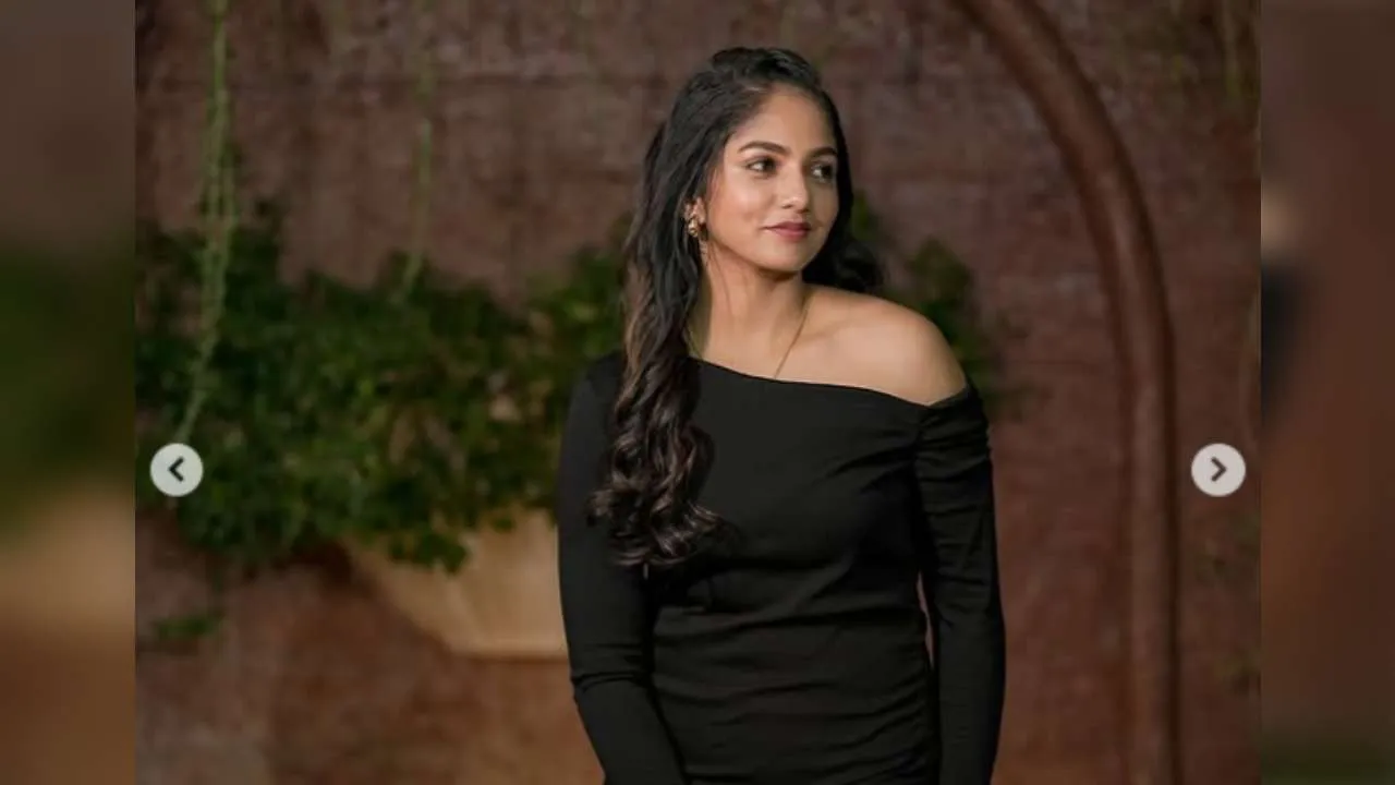 Bhavya Gowda: ಕರ್ಣನ ನಾಯಕಿ ಭವ್ಯಾ ಗೌಡ ಹೊಸ ಫೋಟೋ ಶೂಟ್: ನಿಟ್ಟುಸಿರು ಬಿಟ್ಟ ಫ್ಯಾನ್ಸ್ - Image 3