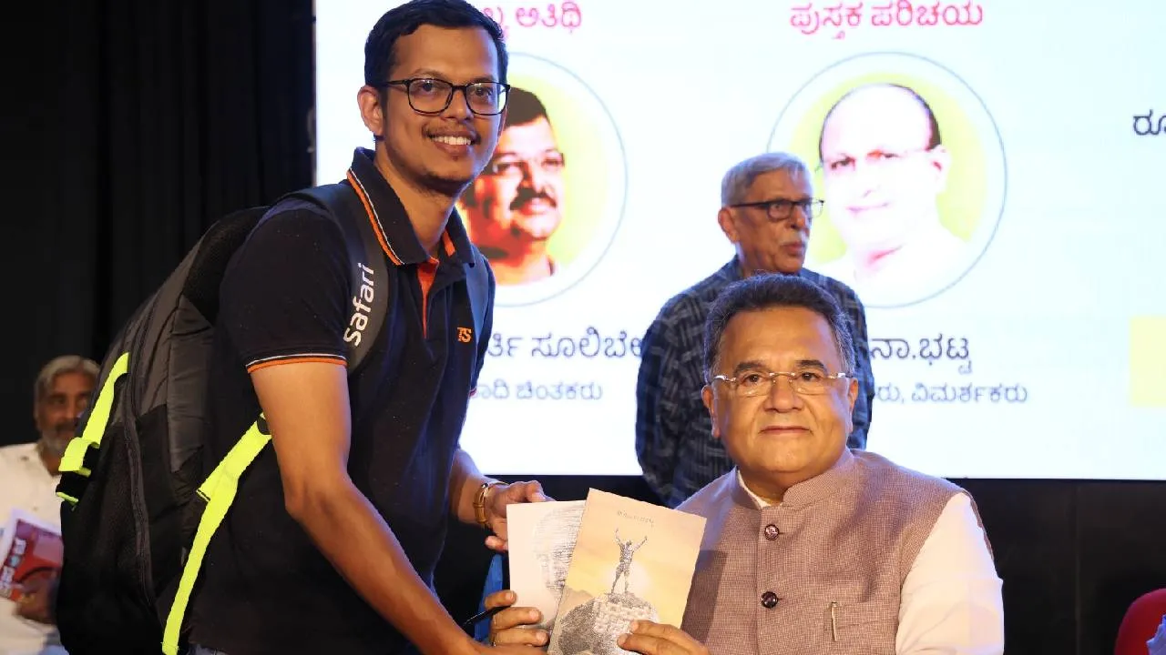ವಿಶ್ವವಾಣಿ ಪುಸ್ತಕ ಬಿಡುಗಡೆ ಸಮಾರಂಭ; ವಿಶ್ವೇಶ್ವರ ಭಟ್ ಜತೆ ಅಭಿಮಾನಿಗಳು! - Image 16