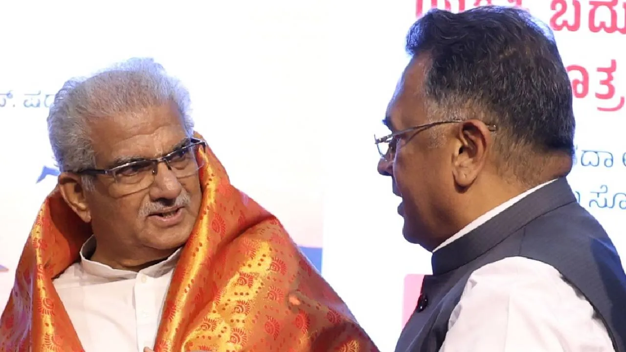 Vishwavani Pustaka:  ವಿಶ್ವೇಶ್ವರ ಭಟ್ಟರ 100ನೇ ಕೃತಿ ಸೇರಿದಂತೆ ವಿಶ್ವವಾಣಿ ಪುಸ್ತಕದ 8 ಕೃತಿಗಳ ಲೋಕಾರ್ಪಣೆ; ಫೋಟೋ ನೋಡಿ - Image 2