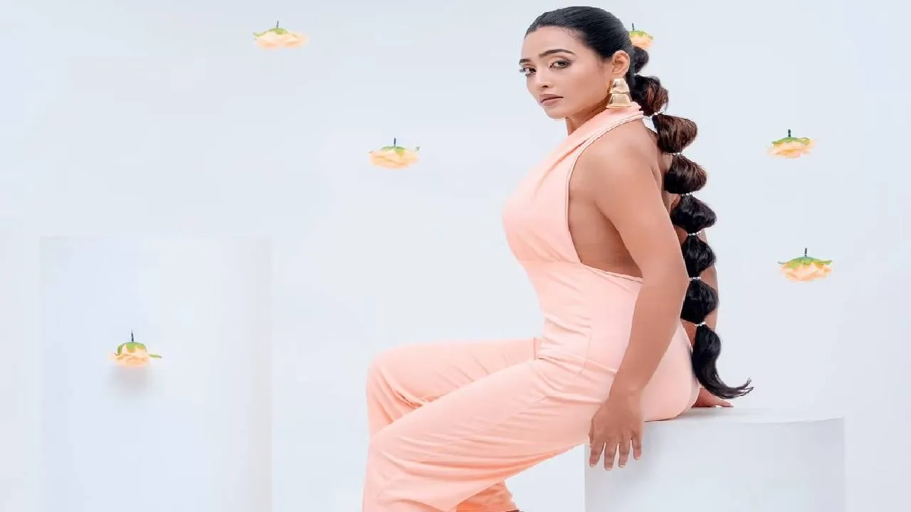 Bubble Hairstyle 2026: ಸೆಲೆಬ್ರಿಟಿ ಲುಕ್‌ಗಾಗಿ ಬಂತು ಬಬಲ್‌ ಹೇರ್‌ಸ್ಟೈಲ್‌ - Image 1
