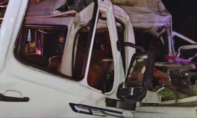 ನಿಂತಿದ್ದ ಟ್ರಕ್‌ಗೆ ಬಸ್‌ ಡಿಕ್ಕಿ ಹೊಡೆದು 18 ಮಂದಿ ಸಾವು