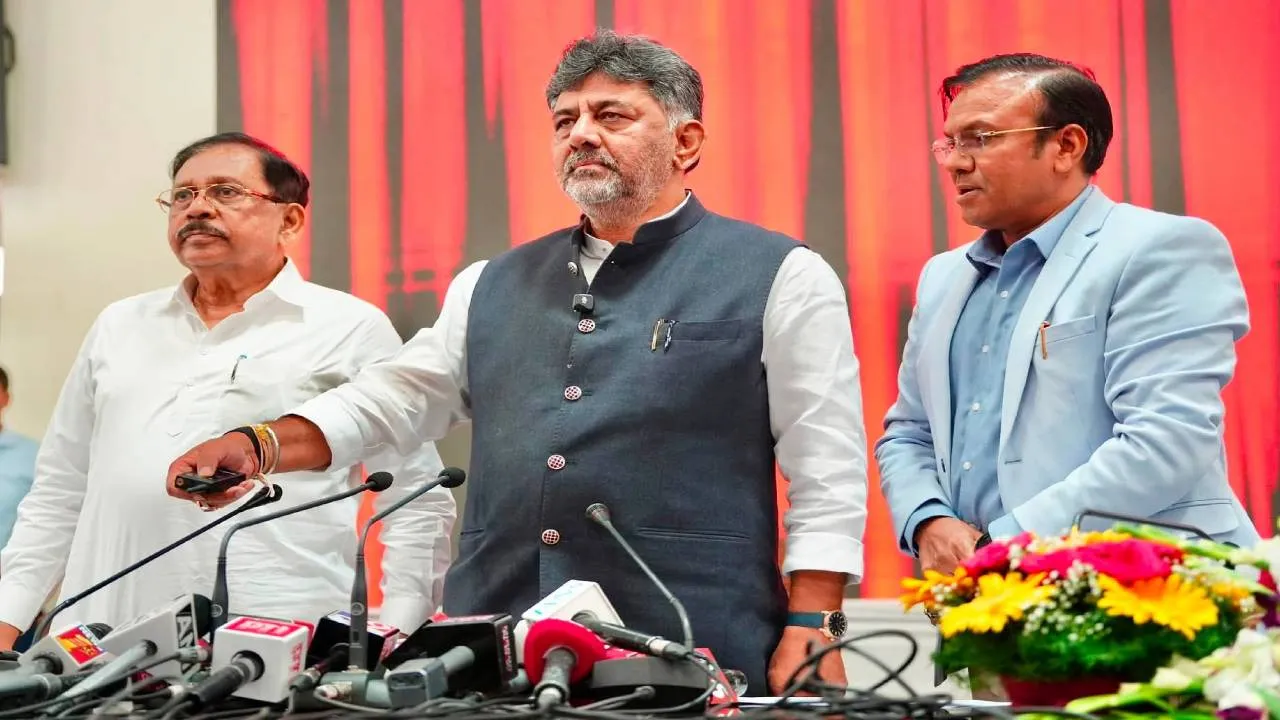 ಮನೆ ಮನೆಗೆ ತೆರಳಿ ಜಾತಿ ಮತ್ತು ಶಾಶ್ವತ ನಿವಾಸ ಪ್ರಮಾಣ ಪತ್ರ ವಿತರಣೆ ಸೇವೆಗೆ ಸಿಎಂ ಚಾಲನೆ