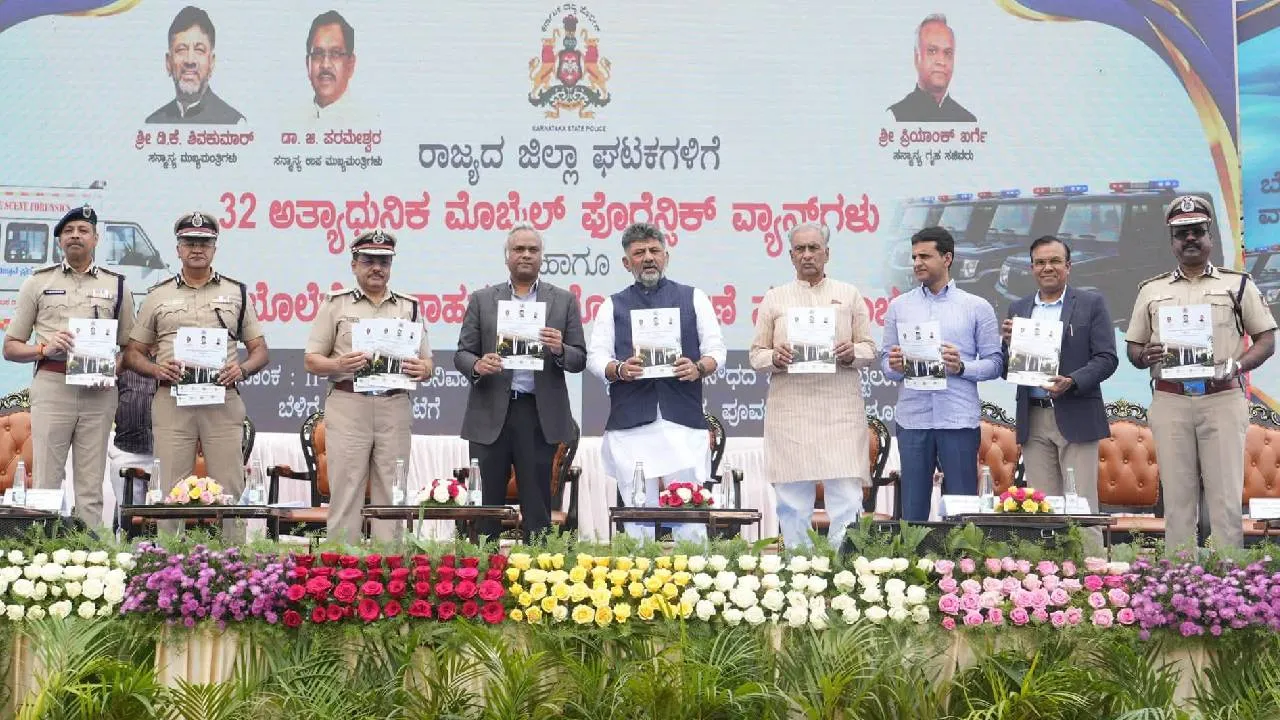 375 ಕೋಟಿ ಮೌಲ್ಯದ ಮಾದಕ ವಸ್ತುಗಳ ವಶ; ಡ್ರಗ್ಸ್‌ ಜಾಲ ಭೇದಿಸಿದ ಪೊಲೀಸರ ತಂಡಕ್ಕೆ 10 ಲಕ್ಷ ನಗದು ಬಹುಮಾನ ಘೋಷಿಸಿದ ಸಿಎಂ