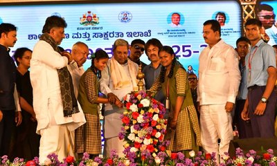 ಹೆಚ್ಚೆಚ್ಚು ಭಾಷೆ ಕಲಿತು ಕನ್ನಡದಲ್ಲಿ ಮುಂದಿರಿ: ಸಿದ್ದರಾಮಯ್ಯ