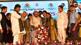 ಹೆಚ್ಚೆಚ್ಚು ಭಾಷೆ ಕಲಿತು ಕನ್ನಡದಲ್ಲಿ ಮುಂದಿರಿ: ಸಿದ್ದರಾಮಯ್ಯ