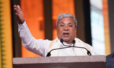 ಕೊಳೆಗೇರಿ ಜನರಿಗೆ ಬೃಹತ್ ಪ್ರಮಾಣದಲ್ಲಿ ಮನೆಗಳ ವಿತರಣೆ: ಸಿಎಂ