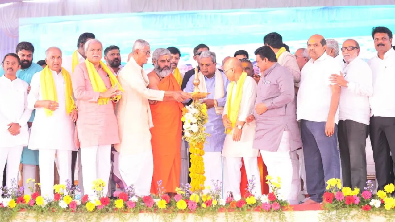 ಕರ್ನಾಟಕದಲ್ಲಿ ಕನಕ ಗುರುಪೀಠ ಜಾತ್ಯತೀತ ಪೀಠವಾಗಿದೆ: ಸಿಎಂ ಸಿದ್ದರಾಮಯ್ಯ