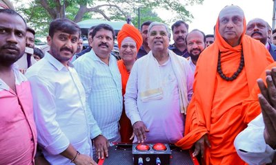 ಹುಣಸೂರಿನಲ್ಲಿ ಬಸವ ಮಹಾದ್ವಾರ ಲೋಕಾರ್ಪಾಣೆಗೊಳಿಸಿದ ಸಿಎಂ