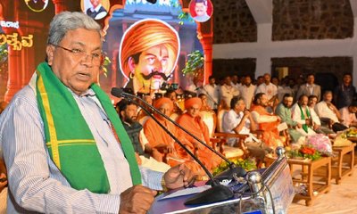 ಭಾರತೀಯರನ್ನು ಪರಸ್ಪರ ಎತ್ತಿಕಟ್ಟಿ ದೇಶವನ್ನು ಬ್ರಿಟಿಷರು ವಶಕ್ಕೆ ಪಡೆದರು