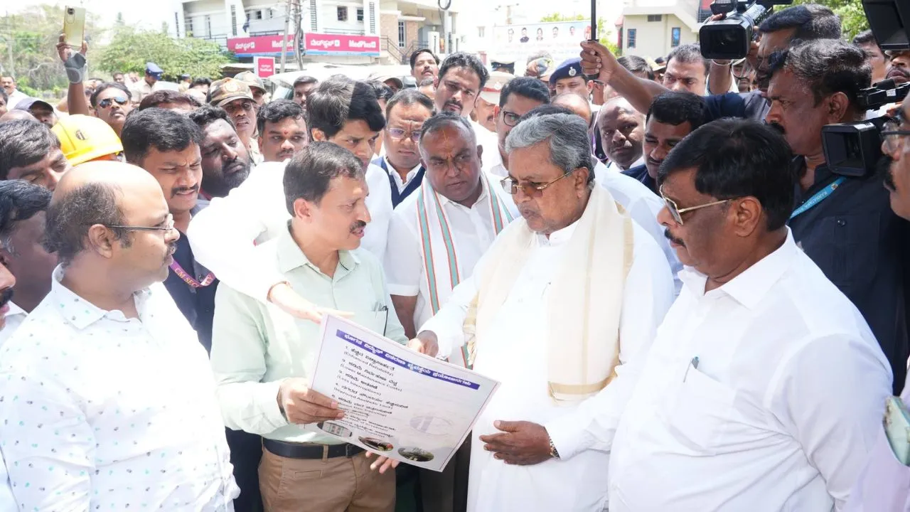 ಮೈಸೂರಿನಲ್ಲಿ ಸಿಎಂ ಸಿಟಿ ರೌಂಡ್ಸ್‌; ಅಭಿವೃದ್ಧಿ ಕಾರ್ಯಗಳ ವೀಕ್ಷಣೆ, ಗುಣಮಟ್ಟ ಕಾಪಾಡಲು ಸೂಚನೆ