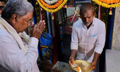 ದೇವರನ್ನು ನಂಬಿ, ಆದ್ರೆ ಮೂಢನಂಬಿಕೆಗಳನ್ನು ತ್ಯಜಿಸಿ: ಸಿಎಂ ಕರೆ