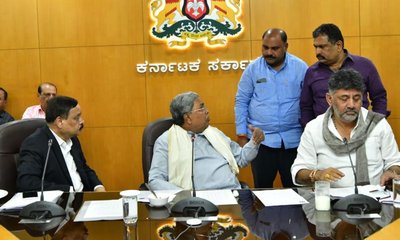 ದಸರಾ ರಜೆ ಅ.18 ರವರೆಗೆ ವಿಸ್ತರಣೆ; ಮೃತ ಸಮೀಕ್ಷಕರ ಕುಟುಂಬಕ್ಕೆ ಪರಿಹಾರ