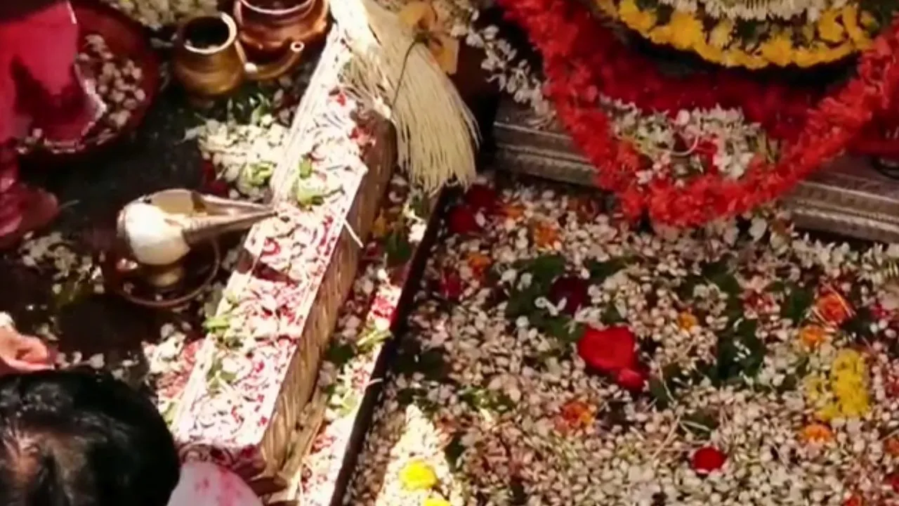 Cauvery Theerthodbhava: ತಲಕಾವೇರಿಯಲ್ಲಿ ಪವಿತ್ರ ತೀರ್ಥೋದ್ಭವ; ತೀರ್ಥರೂಪಿಣಿ ಕಾವೇರಿ ತಾಯಿ ದರ್ಶನ ಪಡೆದ ಸಹಸ್ರಾರು ಭಕ್ತರು