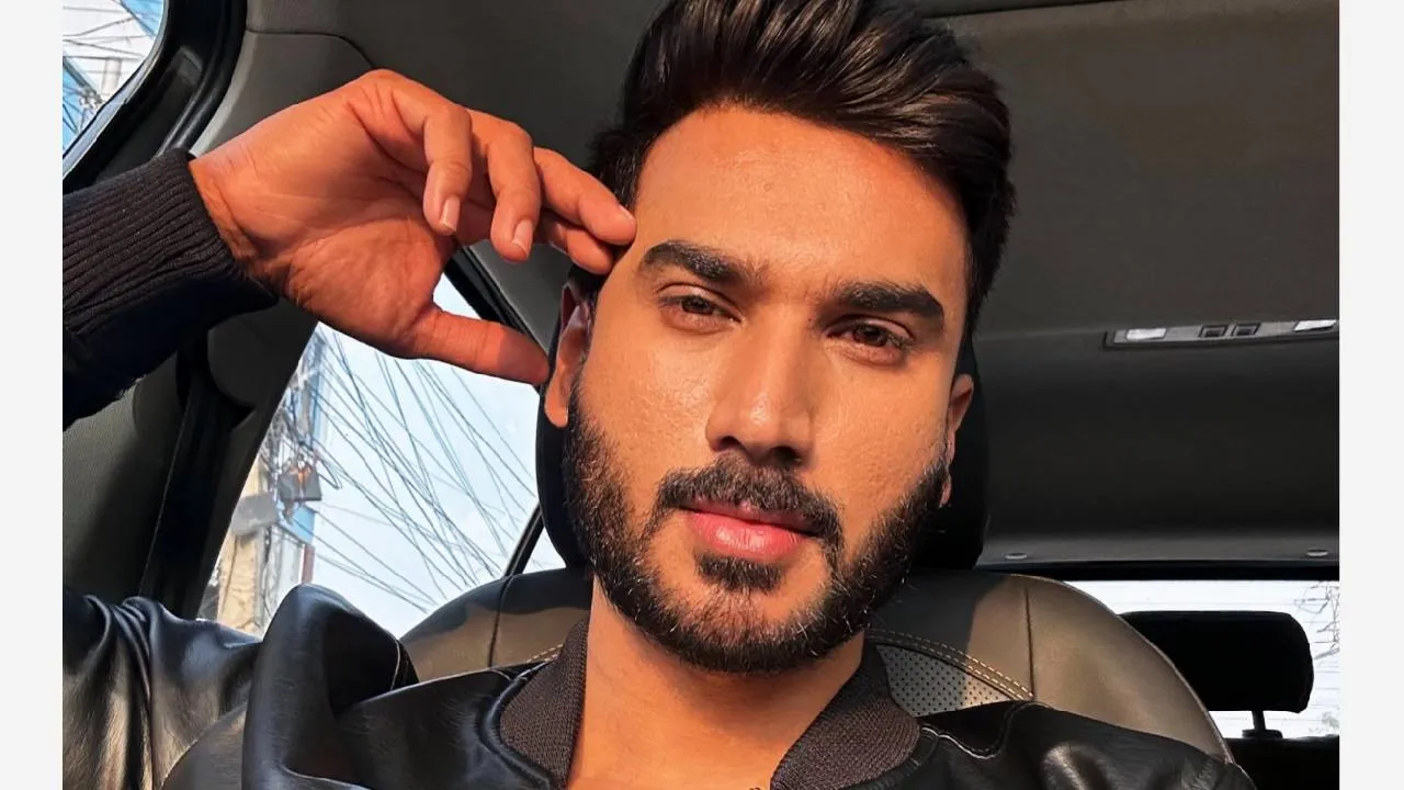 Celebrity Fashion 2025: ಮಾನ್ಸೂನ್ ಲುಕ್‌ಗೆ ಸೈ ಎಂದ ಮಾಡೆಲ್ ಕಮ್ ನಟ ವಿನಯ್ ಸಿಂಧ್ಯಾ - Image 5